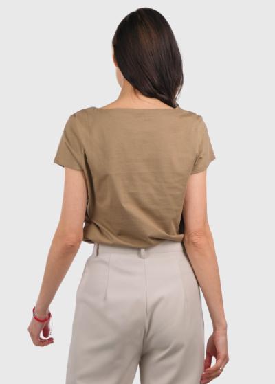 Beige t-shirt with applique - back