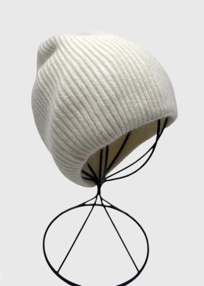 Zeyna white knitted hat - back