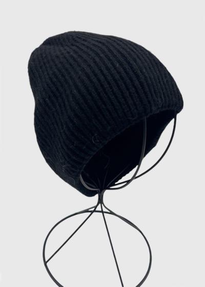 Zeyna black knitted hat - back
