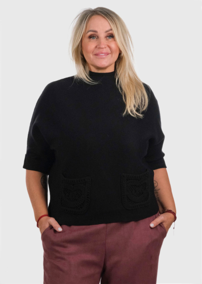 Atashi Plus Size black sweater with pockets