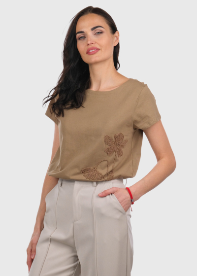 Бежевая майка с аппликацией