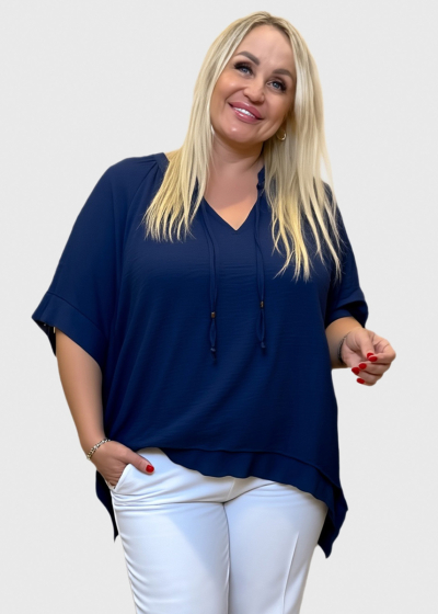Ksenia Lielo izmēru tumši zila blūze ar asimetrisku malu 