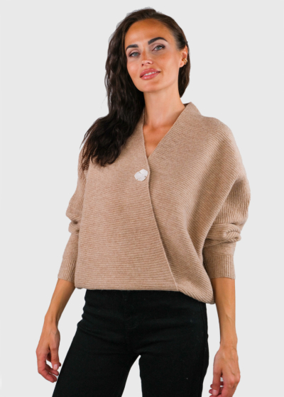 Zeliha beige buttoned sweater