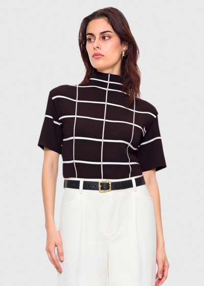 Tay brūns džemperis ar augstu apkakli