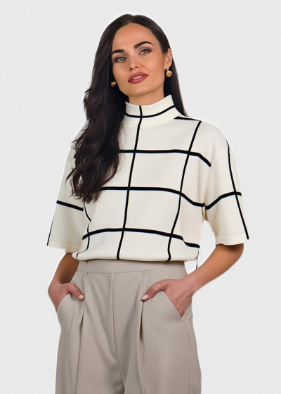 Tay balts džemperis ar augstu apkakli