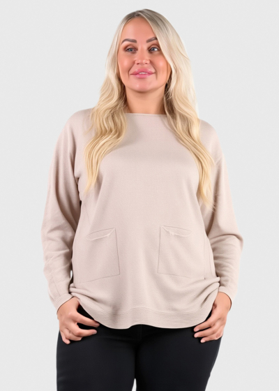 Keren beige sweater with pockets