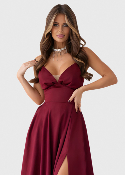 Esmeralda bordo long evening dress with split