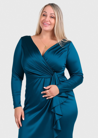 Gigi Plus Size long evening dress with slit