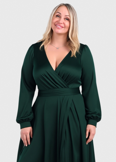 Sasha Lielo izmēru tum&scaron;i zaļa gara vakarkleita ar &scaron;ķēlumu