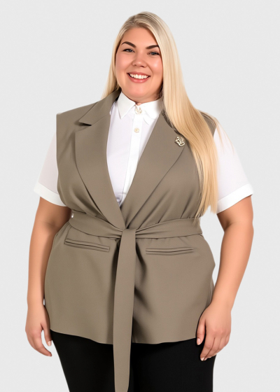 Lucy Lielo izmēru gai&scaron;i brūna veste ar jostu