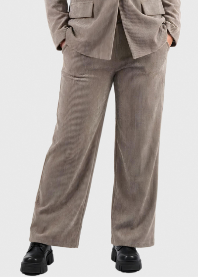Lou Plus Size beige pants